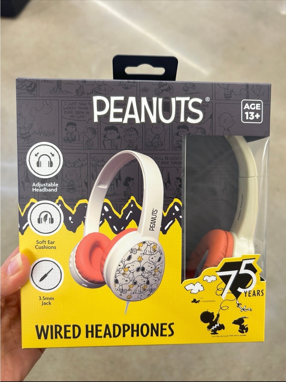 NWT Peanuts Wired Headphones with Snoopy Design